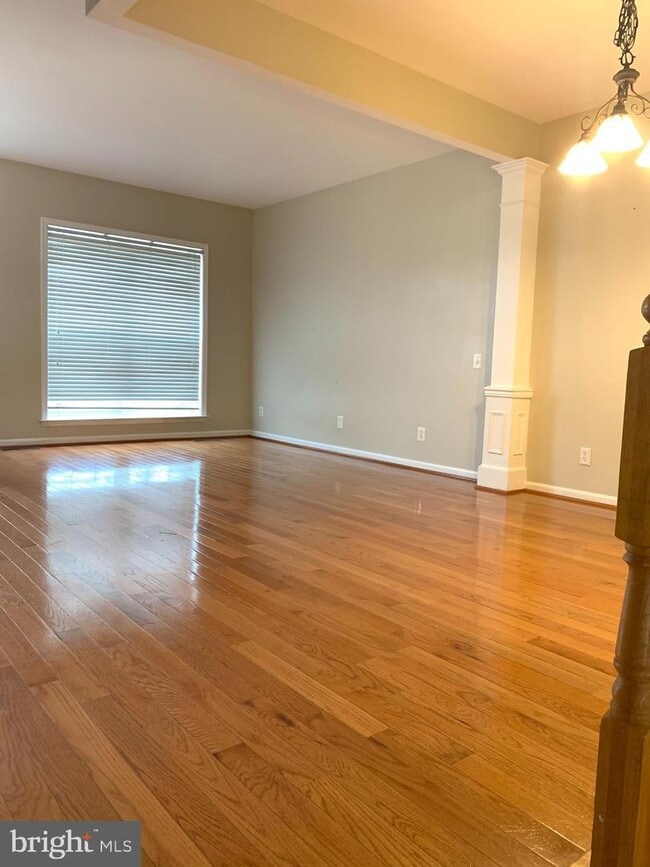 Building Photo - 6327 Summer Moon Ln