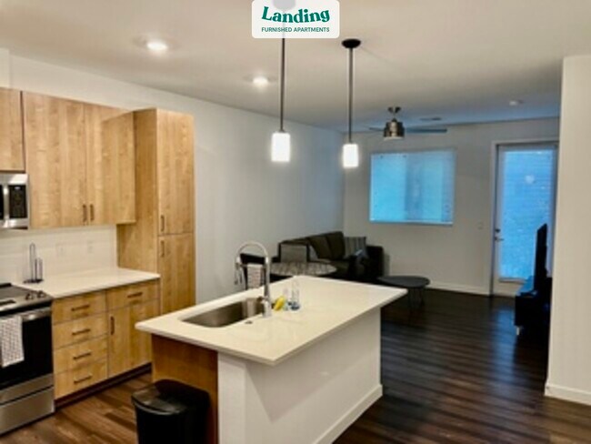 Building Photo - 2001 N Scottsdale Rd