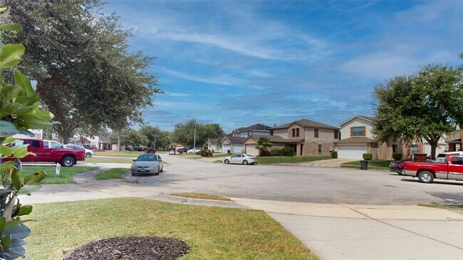 Foto del edificio - 21366 Claretfield Ct