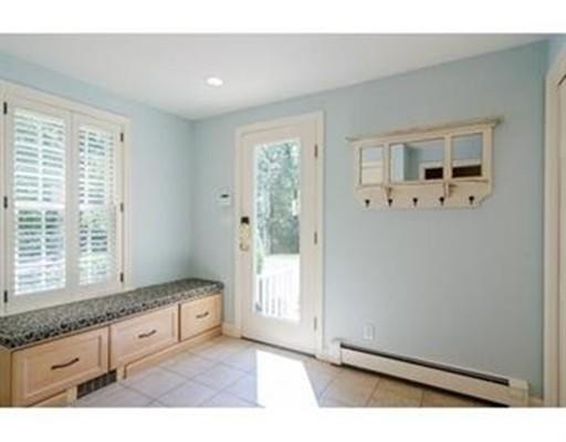 Building Photo - 111 Montvale Rd