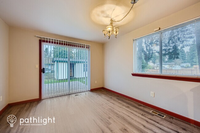Foto del edificio - 2326 Cherokee Blvd, Puyallup, WA, 98374