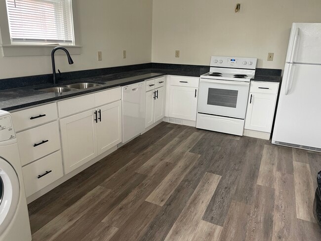 Building Photo - 3425 Kutztown Rd