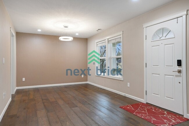 Building Photo - 4-Bedroom Home with Quartzite Counters & Modern Upgrades