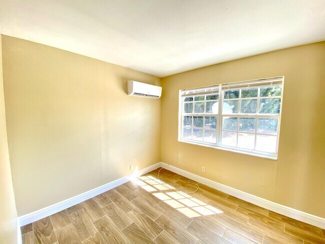 Foto del edificio - 4304 Greenwood Ave