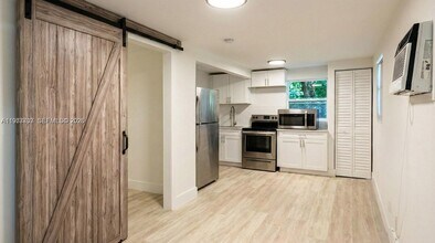 Building Photo - 128 NW 53rd St