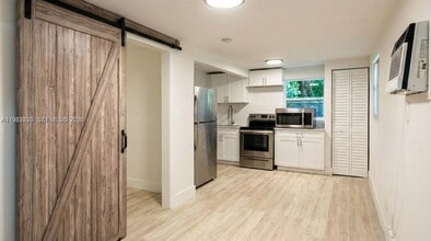 Building Photo - 128 NW 53rd St