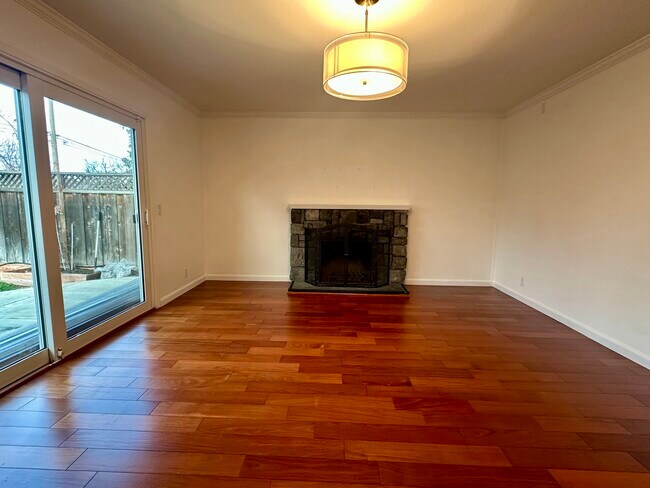 Foto del edificio - 1717 Gladstone Ave