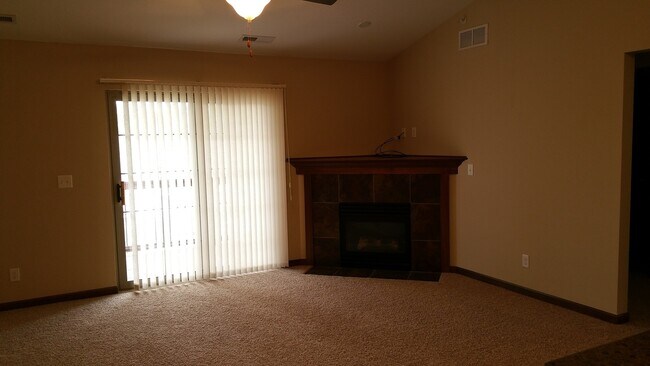 Foto del edificio - Spacious 2 Bedroom / 2 Bath Condominium in North Liberty