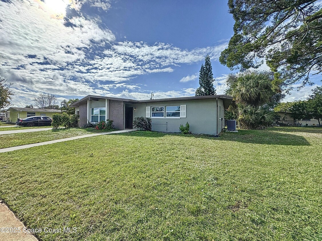 Foto principal - 1035 Butia St