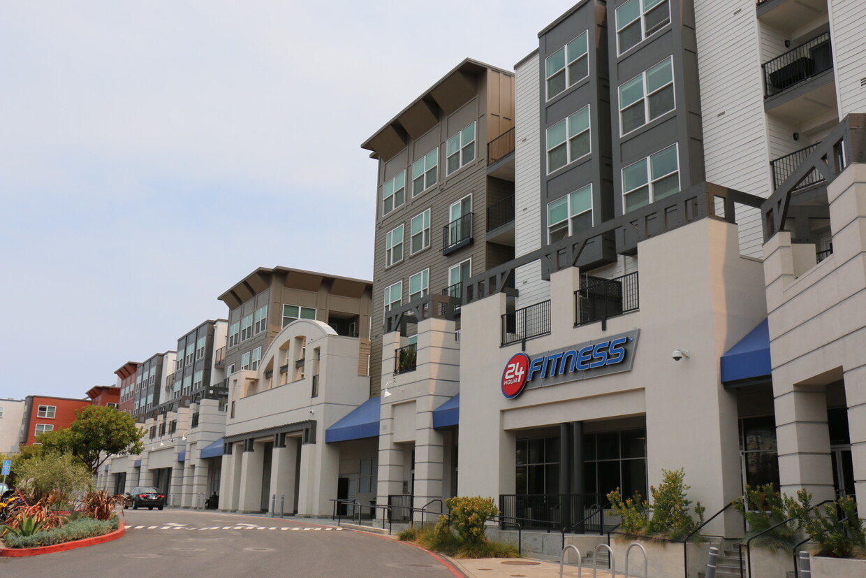 Primary Photo - 8200 Oceanview Ter