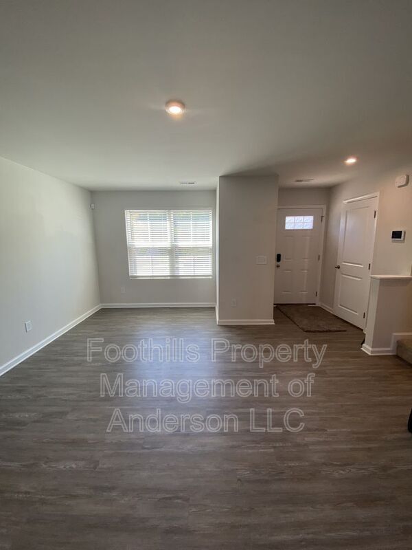 Building Photo - 171 Nicklaus Dr