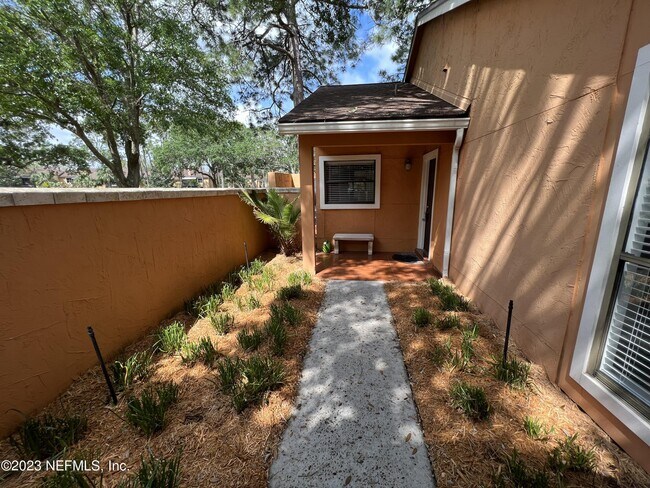 Building Photo - 818 Coquina Bay