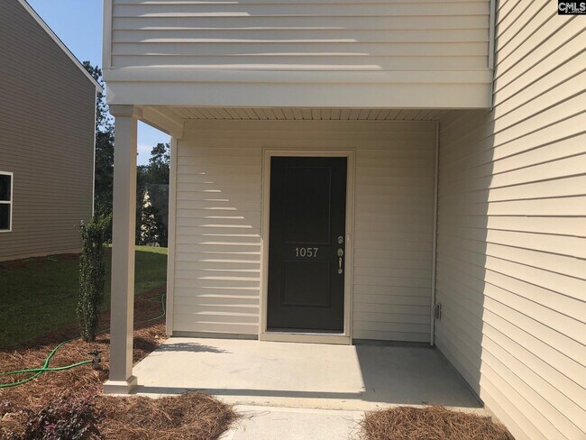 Foto del edificio - 1057 Roscoe Rd