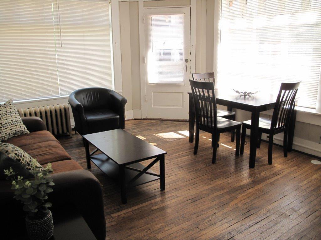 Foto principal - 107 Dryden Rd