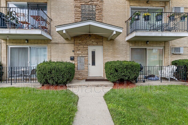 1250 Washington St Unit 9, Des Plaines, IL 60016 Condo for Rent in Des Plaines, IL