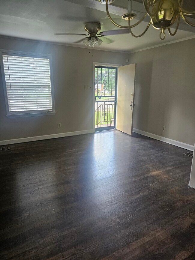Foto del edificio - 3477 Kimball Ave