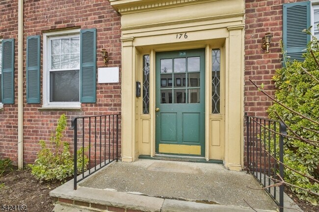 Foto del edificio - 176 Millburn Ave