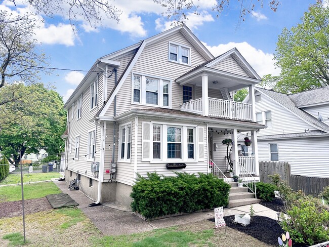 Building Photo - 826 Black Rock Tpke