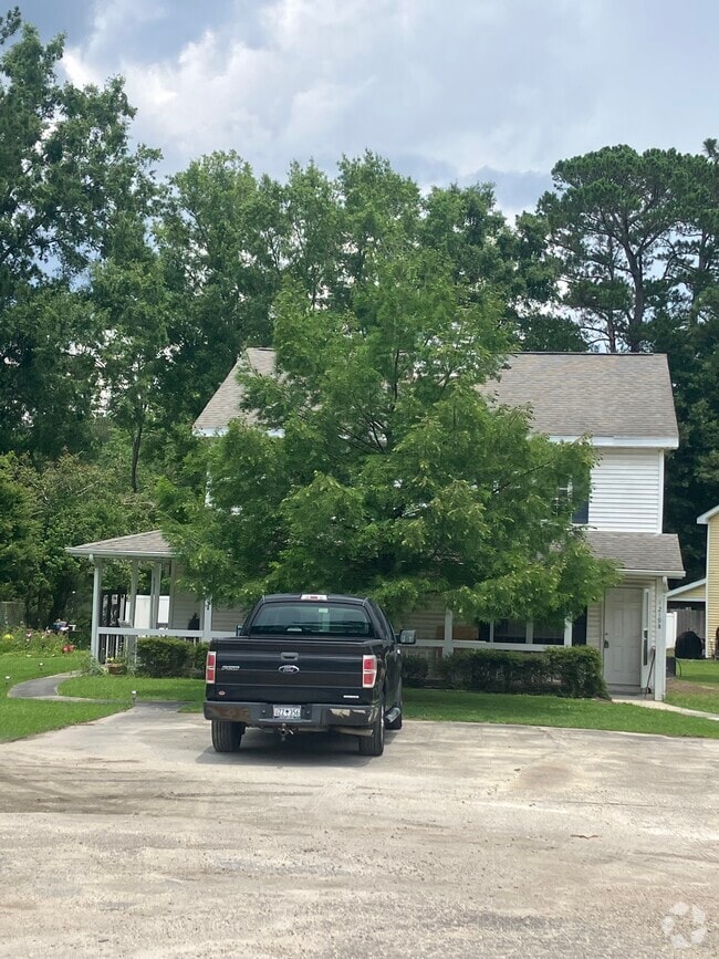 Building Photo - 219 Plantation Rd