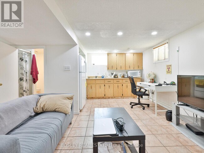 Photo du bâtiment - 283 Davisville Ave