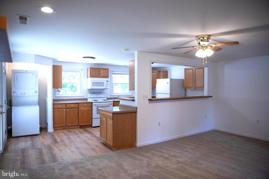 Photo - 1967 Mountain View Road Unit UNIT B