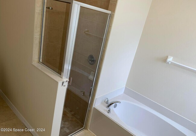Foto del edificio - 1227 Hasley Pl