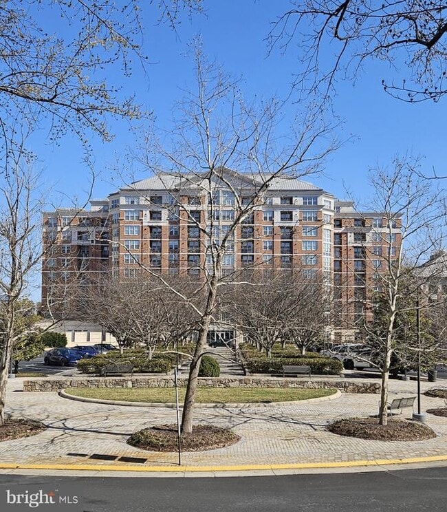 Building Photo - 11760 Sunrise Valley Dr