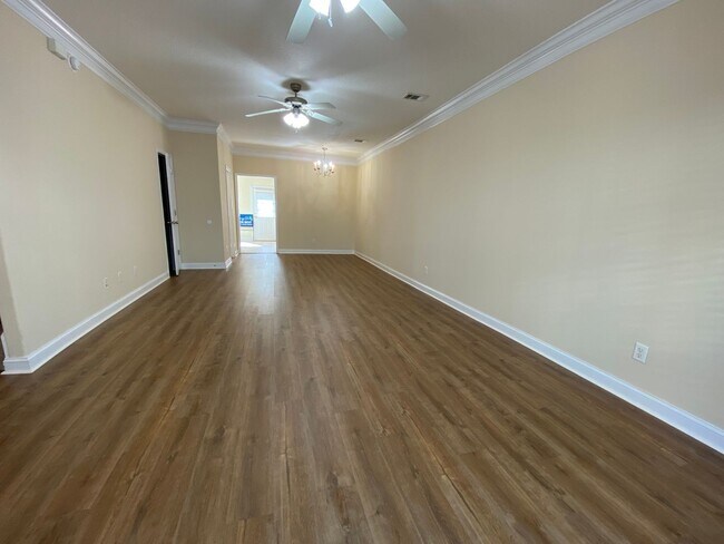 Building Photo - 502 Bradwell St