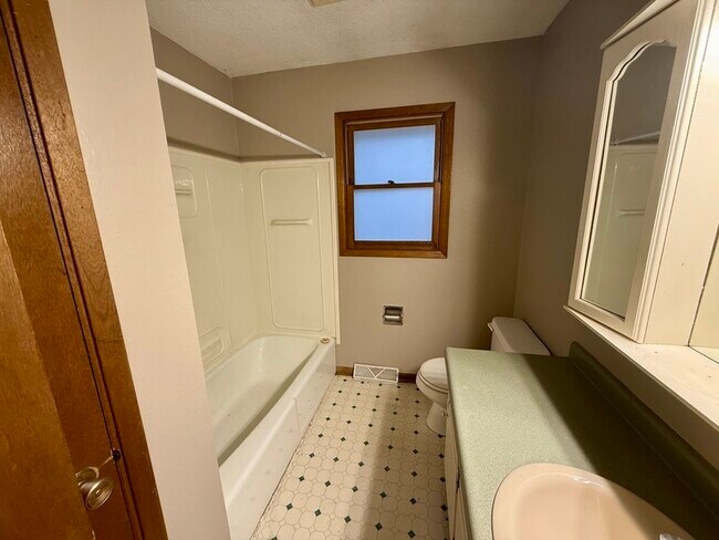 Foto del edificio - 2285 Highview Dr