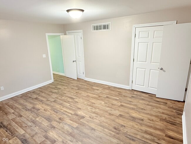 Foto del edificio - 337 S Green St