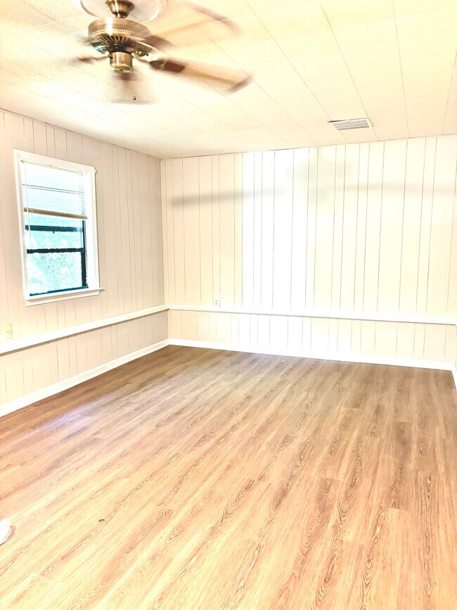 Building Photo - 3331 Cottonwood Ln