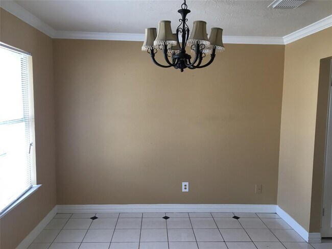 Building Photo - 15310 Reigate Ln