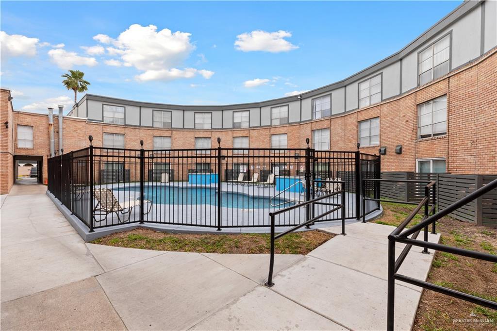 Primary Photo - 2425 Barnard Rd