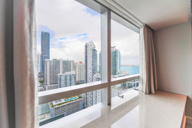 Foto del edificio - 1441 Brickell Ave