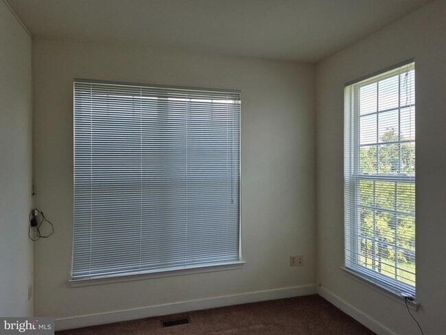 Foto del edificio - 11701 Fair Oaks Way