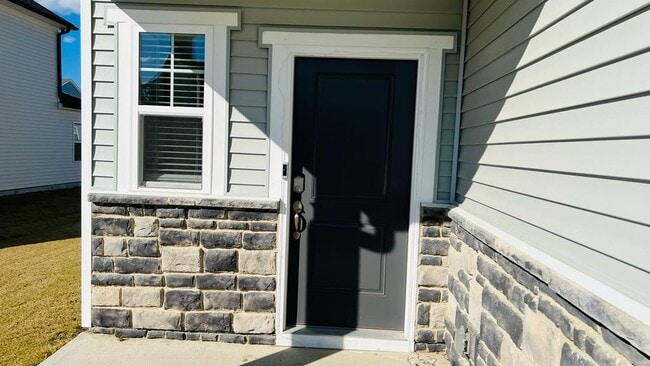 Building Photo - 2237 Bethpage Dr
