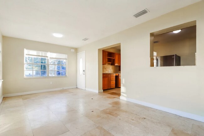 Foto del edificio - 4851 San Pablo Pl