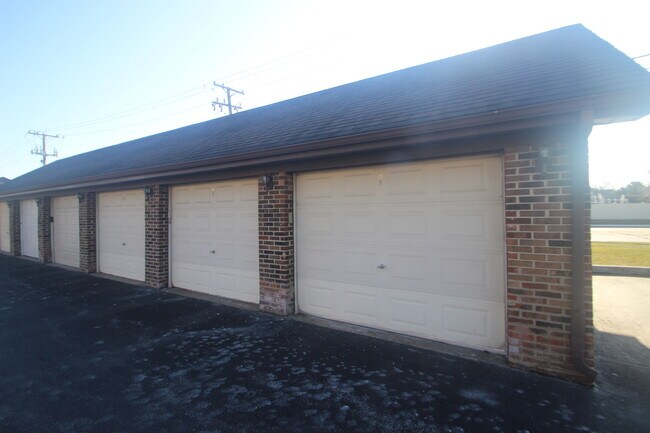 Building Photo - 14033 S Laramie Ave