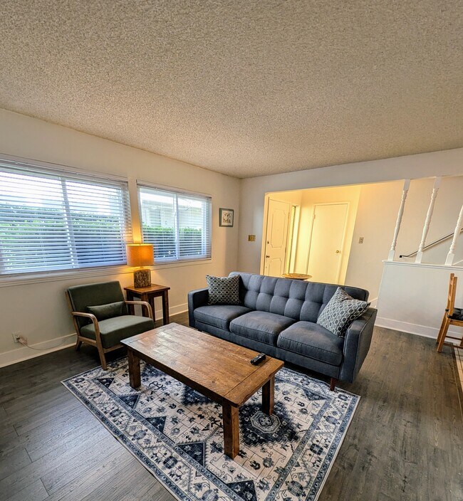 Building Photo - 1405 Del Rio Cir