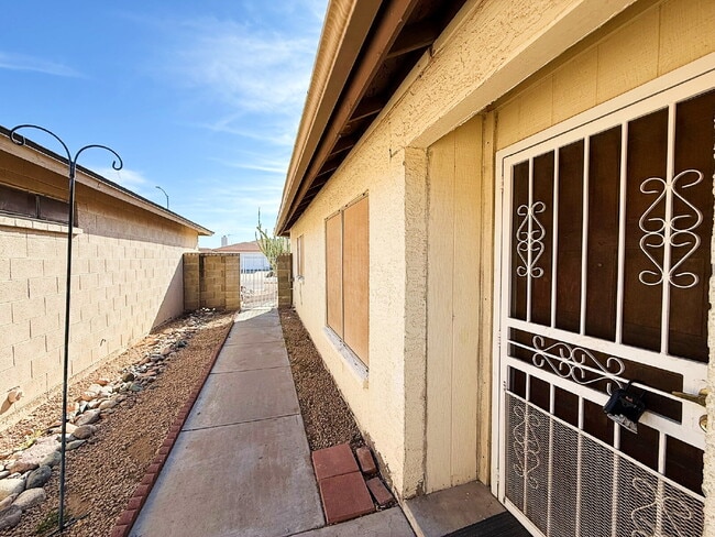Photo - Charming 3-Bedroom Home for Rent in Highly Desirable Peoria School District!