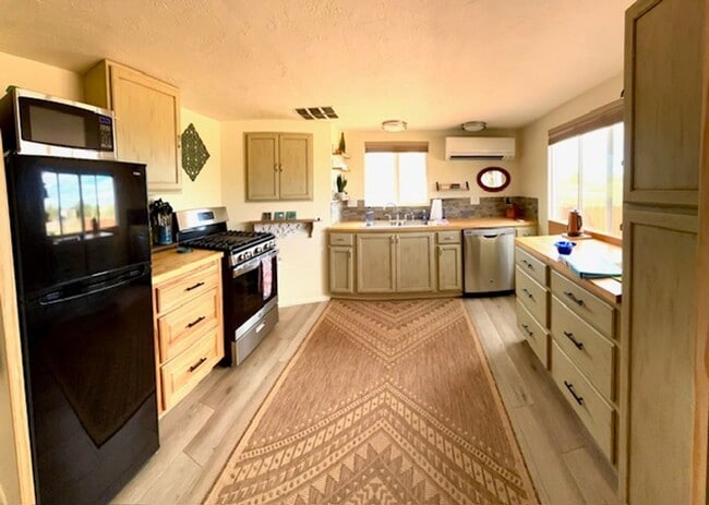 Building Photo - Charming Remodeled Bungalow on 1 Acre