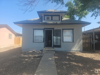 Building Photo - 1205 E 13th St