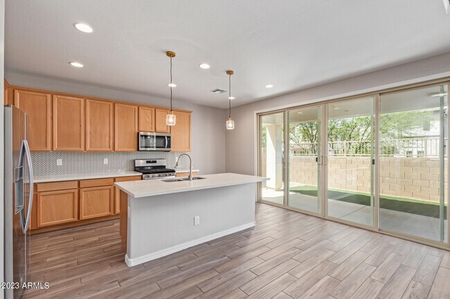 Building Photo - 4482 S Montana Dr