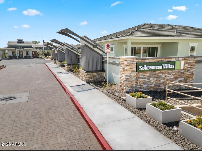 Foto principal - 15601 W Cactus Rd