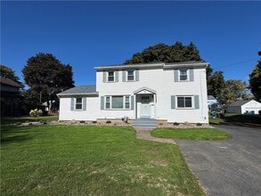 Building Photo - 52 Mill St