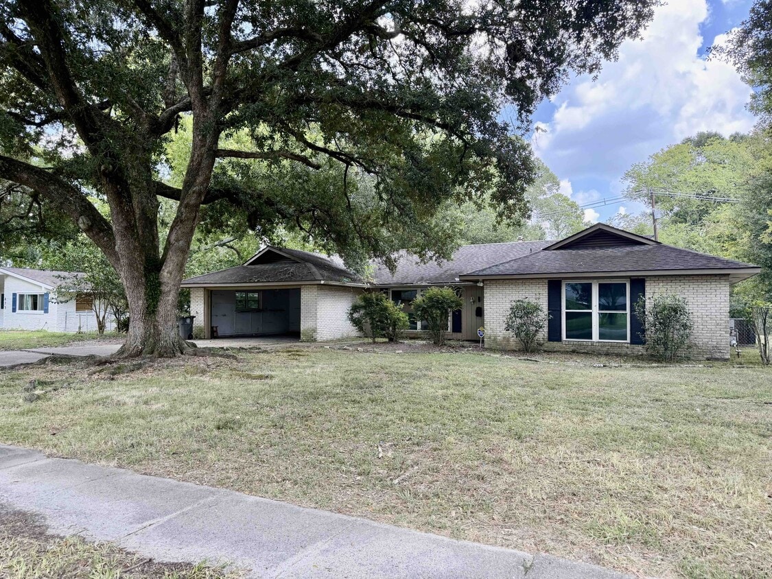 Photo - 735 Westbrook Dr (Baton Rouge, LA)
