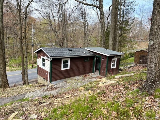Building Photo - 254 Wixon Pond Rd