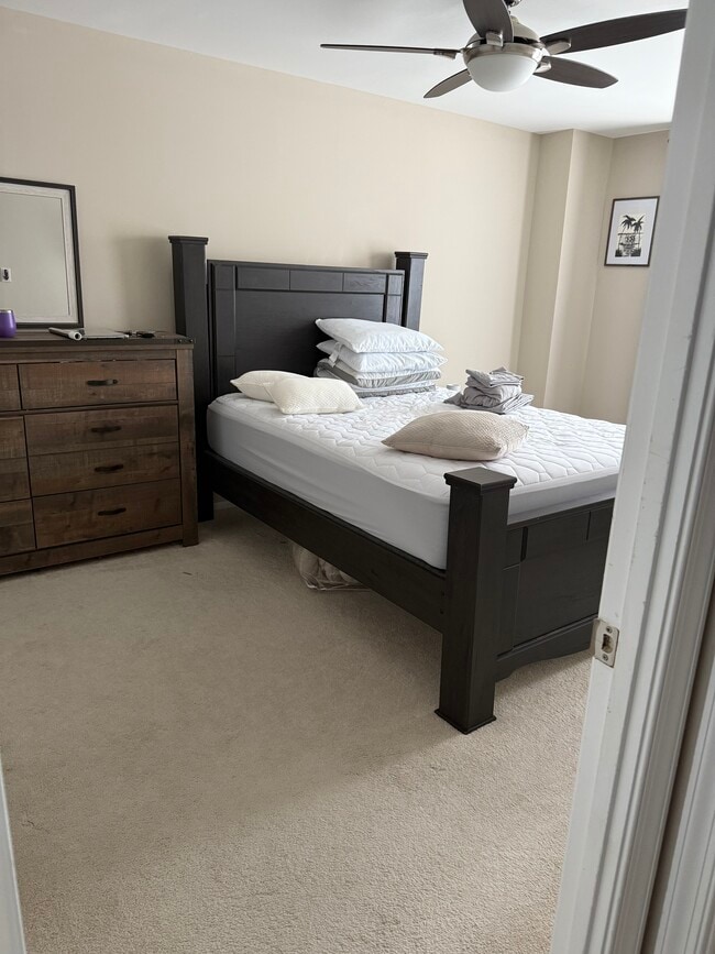 Queen sized bed, full sized dresser in room - 3732 Monmouth Pl