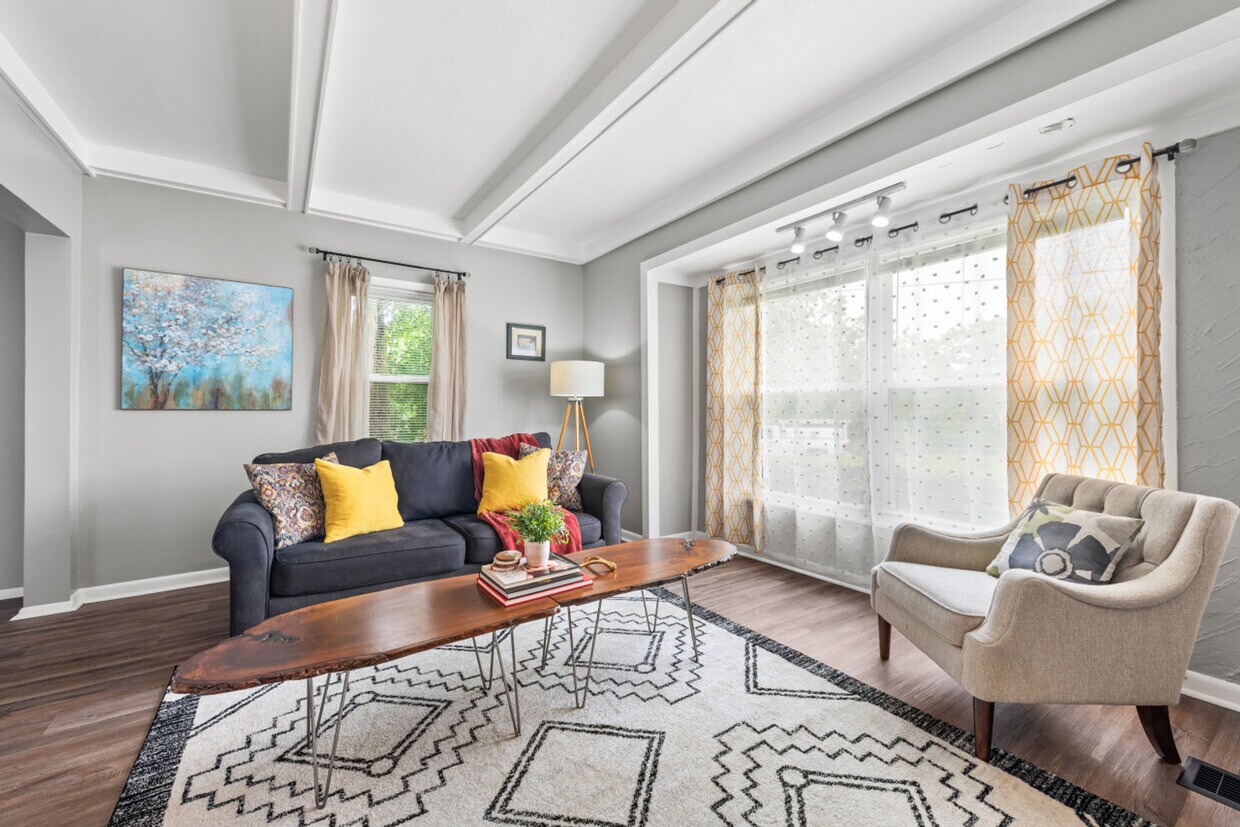 Foto principal - 3175 Rocky River Dr
