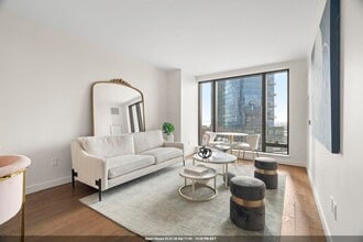 Building Photo - 99 Hudson St